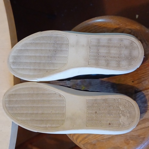 Steve Madden Slip on Ecentrcq Sneakers; Ladie's Sz 10, Men's 8; EUC - Picture 5 of 7